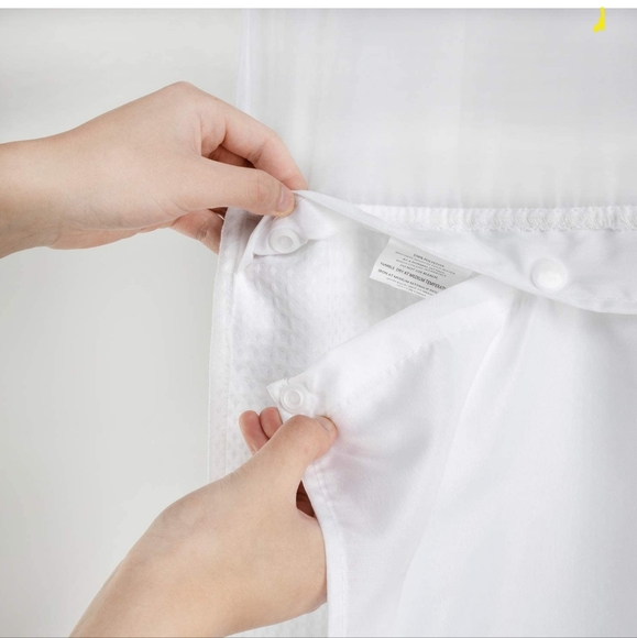 Hotel style hookless washable shower curtain EUC! - Picture 5 of 7